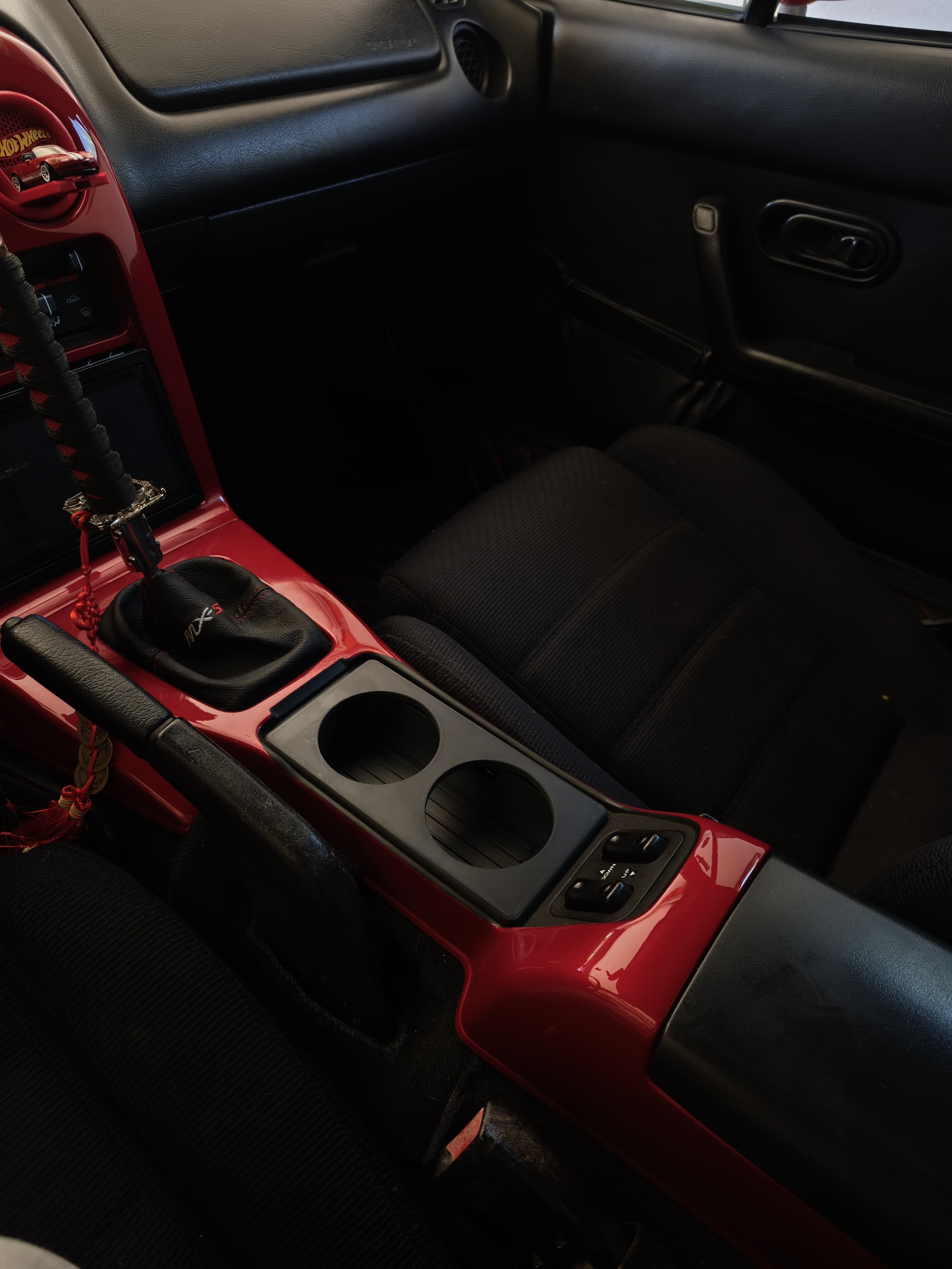Getränkehalter Mazda MX-5 NA (1989–1998) – Clip-In Nachrüstung
